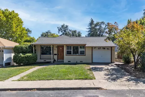 361 Hillcrest Ave, Ukiah, CA 95482