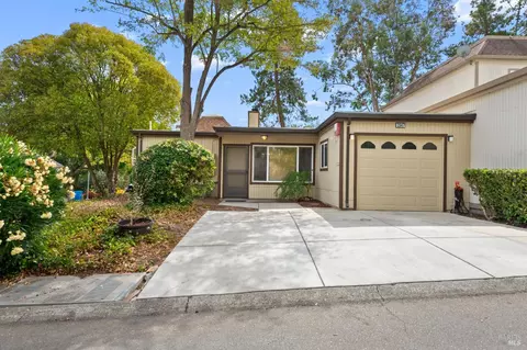 1947 Knolls Dr, Santa Rosa, CA 95405