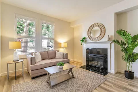 27 Arnold Dr, Novato, CA 94949