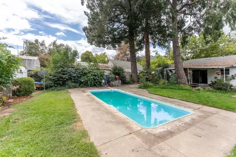 Exterior - 149 Cresta Dr, Ukiah, CA 95482 photo 5 of 9