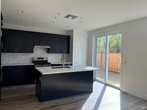 246 Echols Dr, Martinez, CA 94553 photo 3
