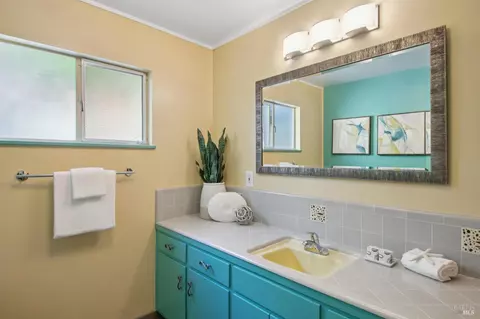 Bath - 112 Bothin Rd, Fairfax, CA 94930 photo 7 of 7