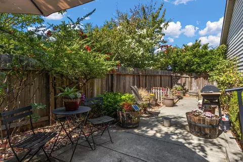 Exterior - 100 Shoreline Pl, Vallejo, CA 94591 photo 8 of 10