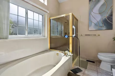 Bath - 100 Shoreline Pl, Vallejo, CA 94591 photo 1 of 4