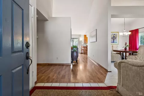 Entry Way - 100 Shoreline Pl, Vallejo, CA 94591 photo 2 of 2