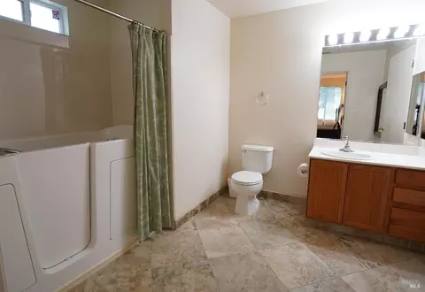 Bath - 31 Crissy Pl, Novato, CA 94949 photo 1 of 2