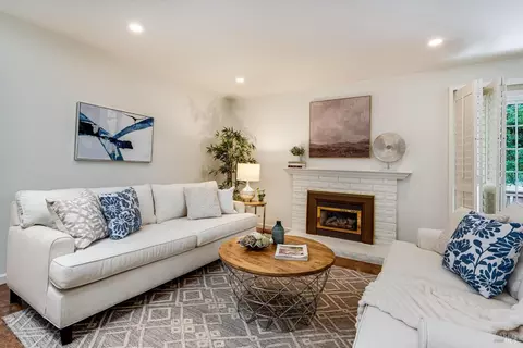 Living - 152 Temelec Cir, Sonoma, CA 95476 photo 2 of 3