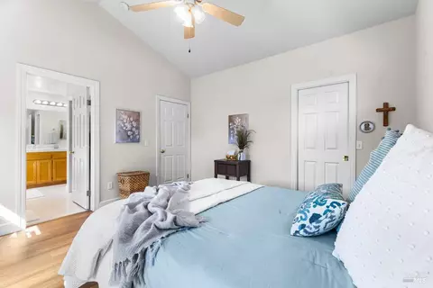 Bedroom - 845 Starr Cir, Windsor, CA 95492 photo 1 of 3