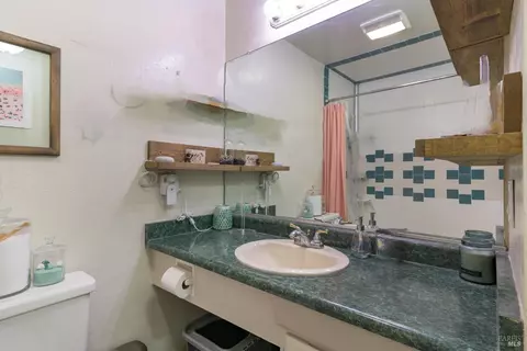 Bath - 2398 Walters Way #6, Concord, CA 94520 photo 1 of 1