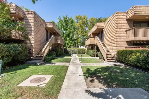 Exterior - 2398 Walters Way #6, Concord, CA 94520 photo 9 of 15