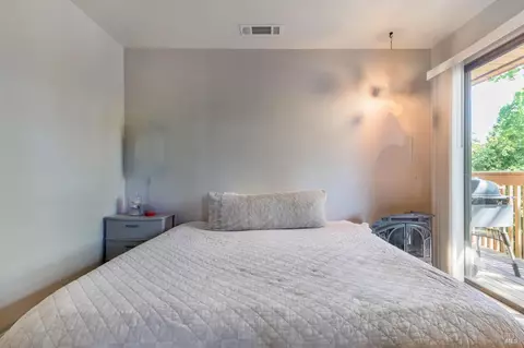 Bedroom - 2398 Walters Way #6, Concord, CA 94520 photo 2 of 6