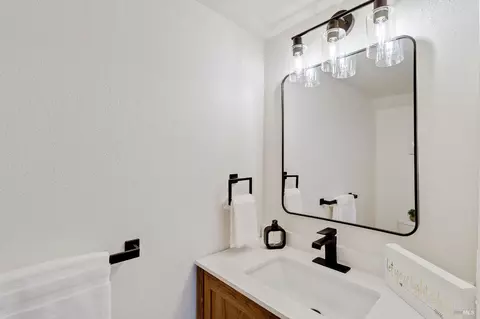 Bath - 613 Devonwood, Hercules, CA 94547 photo 1 of 5