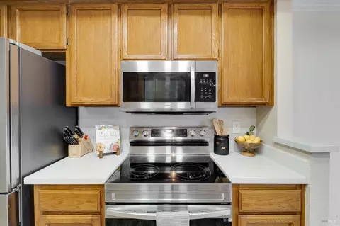 Kitchen - 613 Devonwood, Hercules, CA 94547 photo 3 of 4