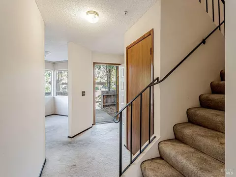 Entry Way - 8140 Sunflower Dr, Cotati, CA 94931 photo 3 of 5