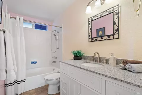 Bath - 9376 Jessica Dr, Windsor, CA 95492 photo 1 of 2