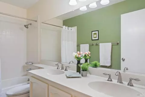 Bath - 9376 Jessica Dr, Windsor, CA 95492 photo 2 of 2