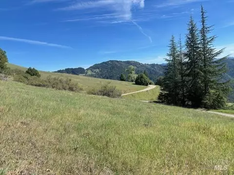 Exterior - 5700 High Point Rd, Willits, CA 95490 photo 2 of 15