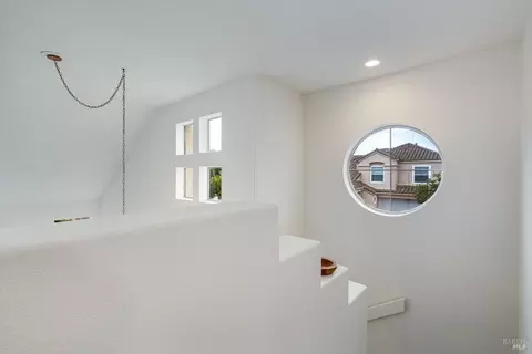 Entry Way - 106 Camino Del Sol, Vallejo, CA 94591 photo 5 of 6