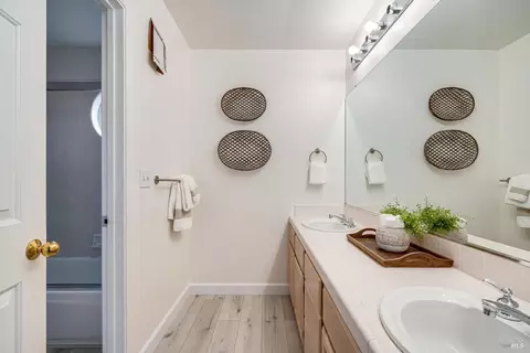 Bath - 106 Camino Del Sol, Vallejo, CA 94591 photo 2 of 5