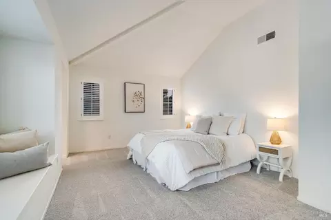 Bedroom - 106 Camino Del Sol, Vallejo, CA 94591 photo 3 of 4