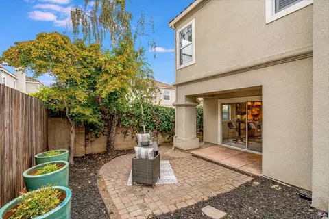 Exterior - 106 Camino Del Sol, Vallejo, CA 94591 photo 6 of 7