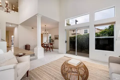 Living - 106 Camino Del Sol, Vallejo, CA 94591 photo 3 of 5