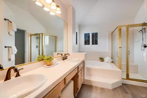 Bath - 106 Camino Del Sol, Vallejo, CA 94591 photo 4 of 5
