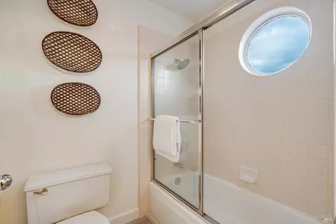 Bath - 106 Camino Del Sol, Vallejo, CA 94591 photo 3 of 5