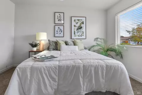 Bedroom - 2033 Thrush Way, Fairfield, CA 94533 photo 1 of 3