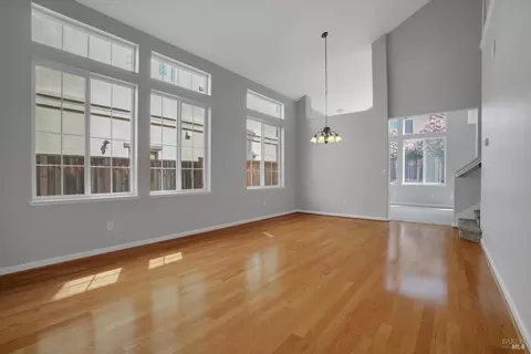 Living - 1202 Andrea Way, Vallejo, CA 94591 photo 2 of 8