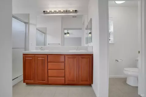 Bath - 1202 Andrea Way, Vallejo, CA 94591 photo 4 of 4