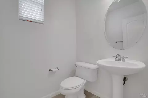 Bath - 1202 Andrea Way, Vallejo, CA 94591 photo 1 of 4