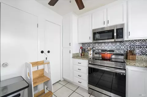 Kitchen - 2429 Baltic Dr, Fairfield, CA 94533 photo 2 of 2