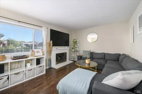 Living - 2429 Baltic Dr, Fairfield, CA 94533 photo 1 of 1