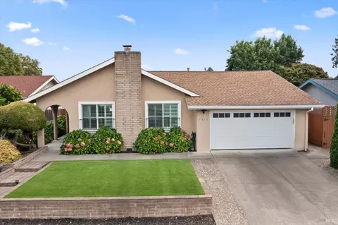 1312 Glenwood Dr, Petaluma, CA 94954