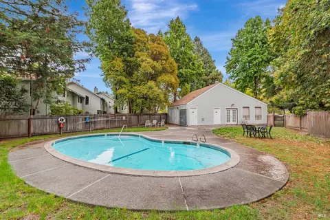 Exterior - 79 William St #L, Cotati, CA 94931 photo 3 of 4