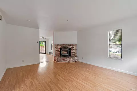 Living - 79 William St #L, Cotati, CA 94931 photo 2 of 4