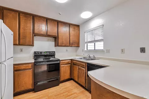 Kitchen - 79 William St #L, Cotati, CA 94931 photo 1 of 2