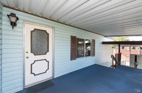 20 E Napa Dr, Petaluma, CA 94952 photo 4