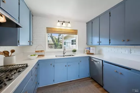 Kitchen - 447 Sparkes Rd, Sebastopol, CA 95472 photo 2 of 3