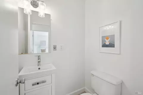 Bath - 447 Sparkes Rd, Sebastopol, CA 95472 photo 4 of 4