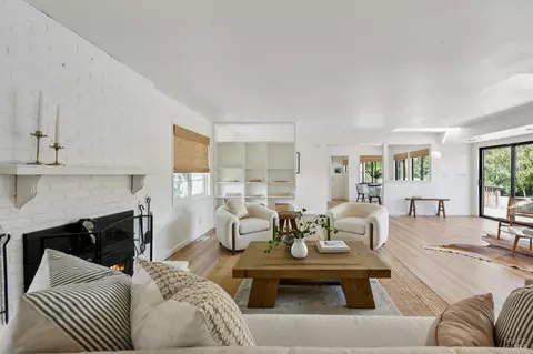 Living - 447 Sparkes Rd, Sebastopol, CA 95472 photo 4 of 7