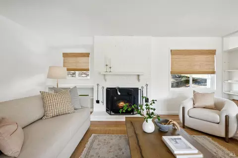 Living - 447 Sparkes Rd, Sebastopol, CA 95472 photo 6 of 7