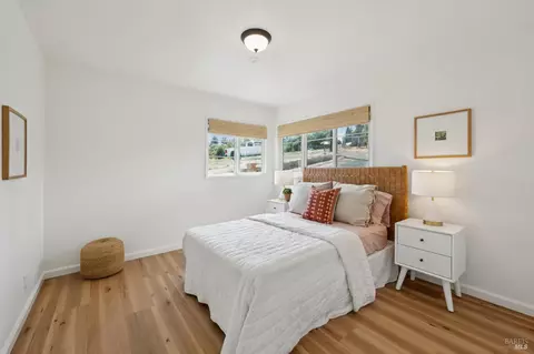 Bedroom - 447 Sparkes Rd, Sebastopol, CA 95472 photo 3 of 6