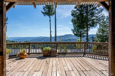 7125 Appaloosa Way, Redwood Valley, CA 95470