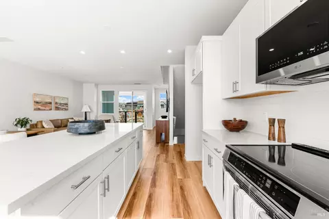 1460 Waterside Ln, Rohnert Park, CA 94928