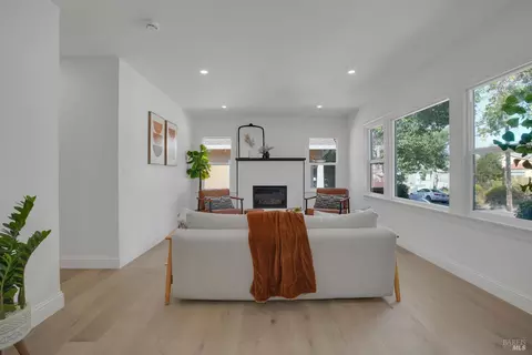 Living - 1646 Parker St, Berkeley, CA 94703 photo 2 of 4