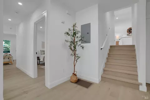 Entry Way - 1646 Parker St, Berkeley, CA 94703 photo 4 of 4