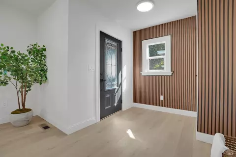 Entry Way - 1646 Parker St, Berkeley, CA 94703 photo 2 of 4