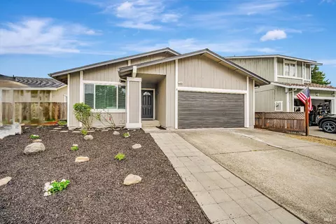 1523 Gary Ct, Rohnert Park, CA 94928